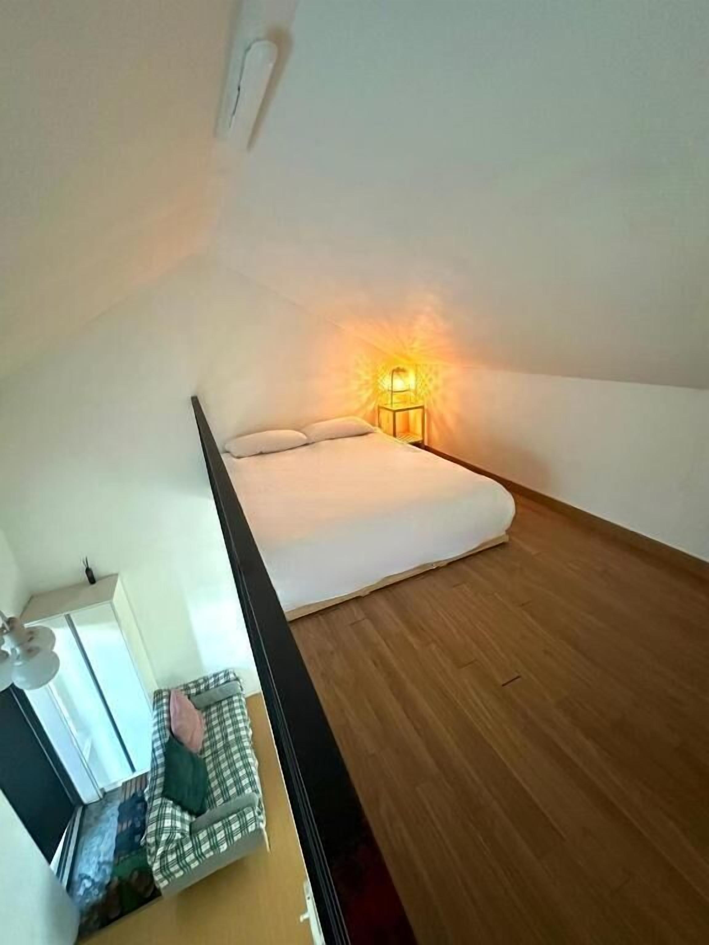 Premium bedding, free WiFi, bed sheets