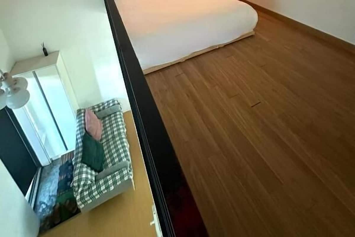 1 bedroom, premium bedding, free WiFi, bed sheets