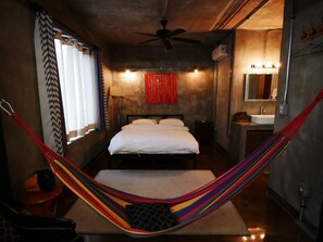 Design Studio | Premium bedding, free WiFi, bed sheets - TwoTwo House (Seoul)