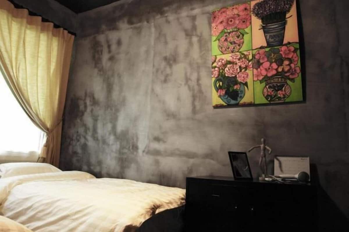 1 bedroom, premium bedding, free WiFi, bed sheets