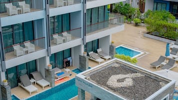 Deluxe Pool View Room With Balcony | Vue de la chambre