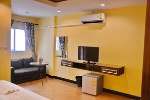 Superior Room | Free WiFi - Taj Place Residency (Pattaya)