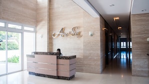 Interior entrance - Islands Stay Hotel Mactan (Lapu-Lapu)