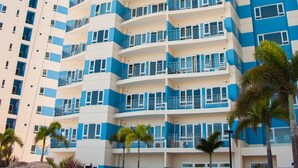 Mactan Seaside 1-Bedroom Apartment A (with Queen Bed) - Islands Stay Hotel Mactan (Lapu-Lapu)