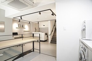 Laundry room - Hotel Sleepy Panda Stream Walk (Seoul)