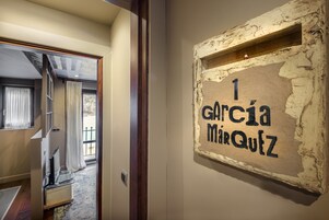 Habitación junior | Ropa de cama de alta calidad y edredones de plumas