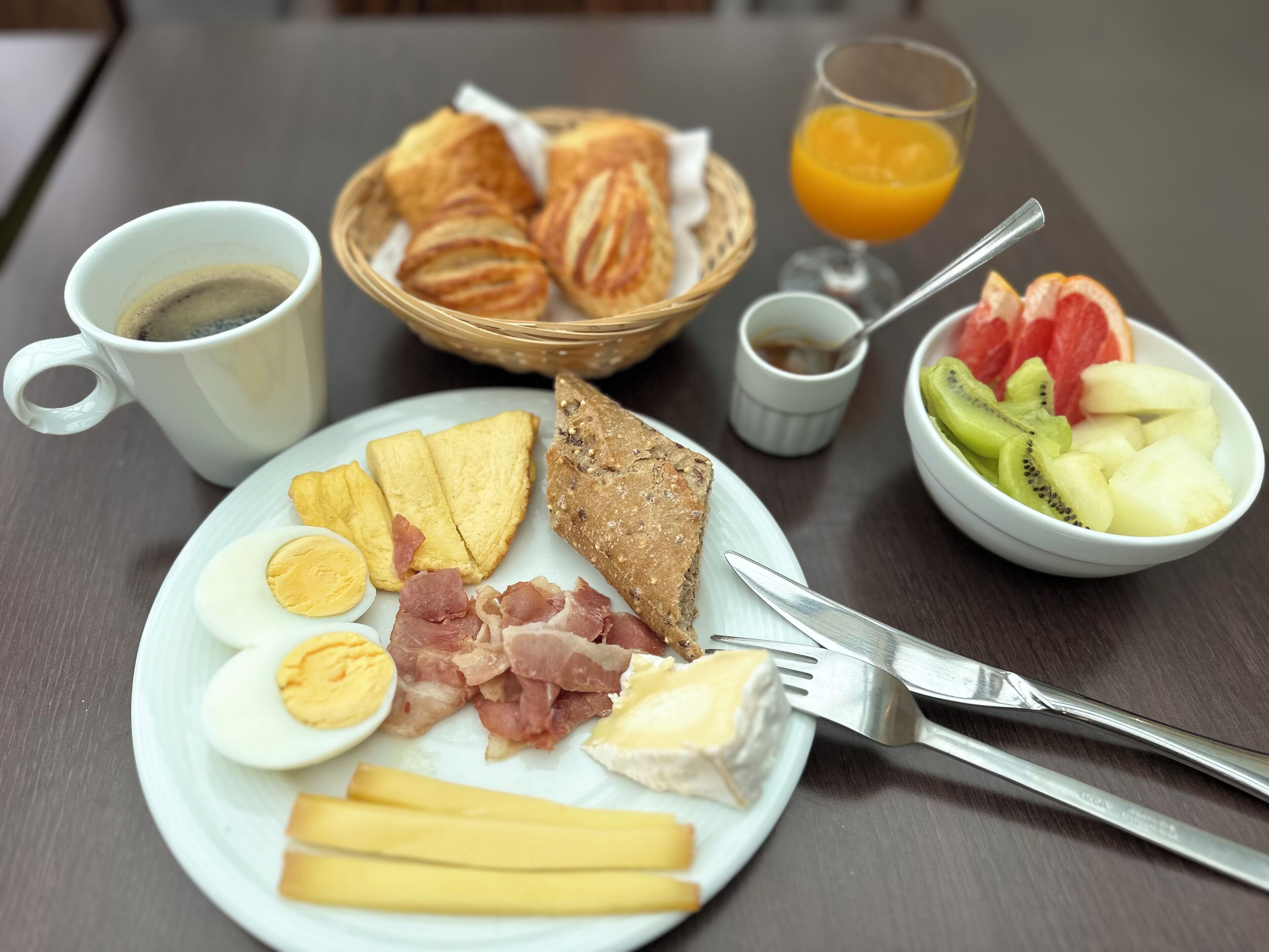 Tägliches kontinentales Frühstück gegen Gebühr