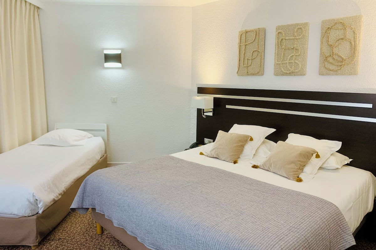 Triple Room | Premium bedding, desk, blackout drapes, soundproofing