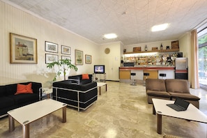 Bar (on property) - Hotel Miramare et de la Ville (Rimini)