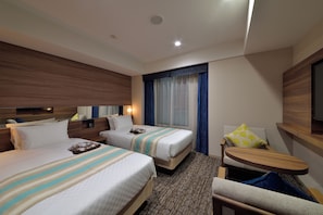 Laptop workspace, blackout curtains, iron/ironing board, free WiFi