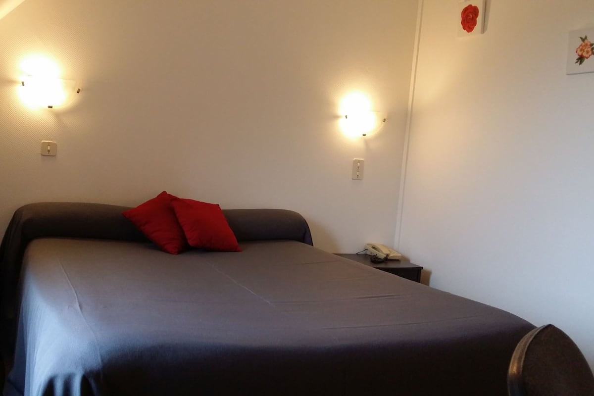 Premium bedding, in-room safe, desk, iron/ironing board