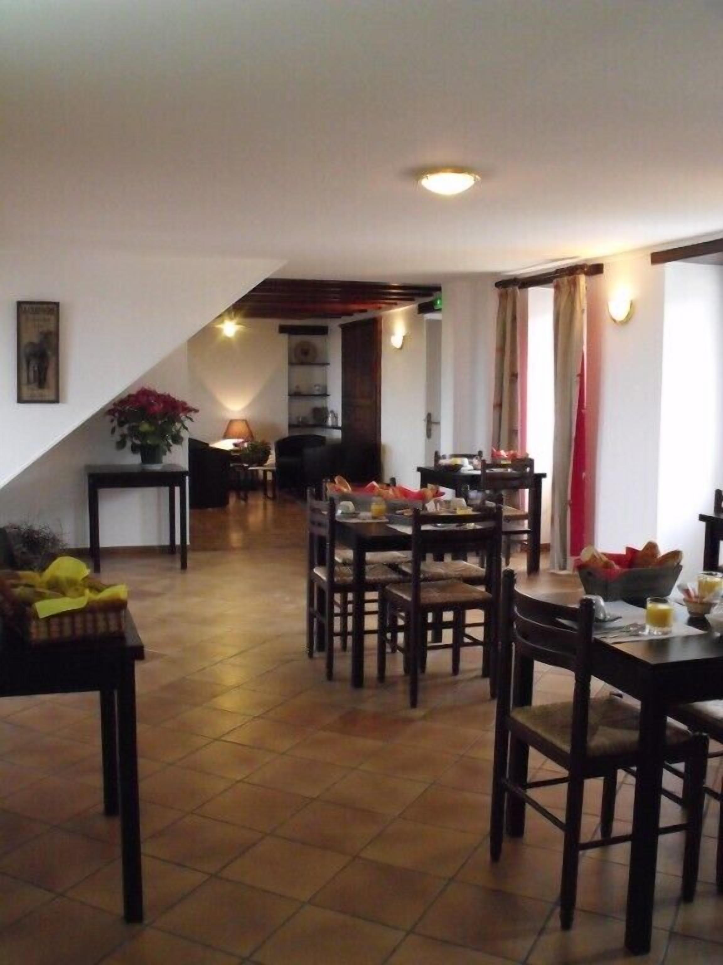 daily continental breakfast (eur 10.00 per person)