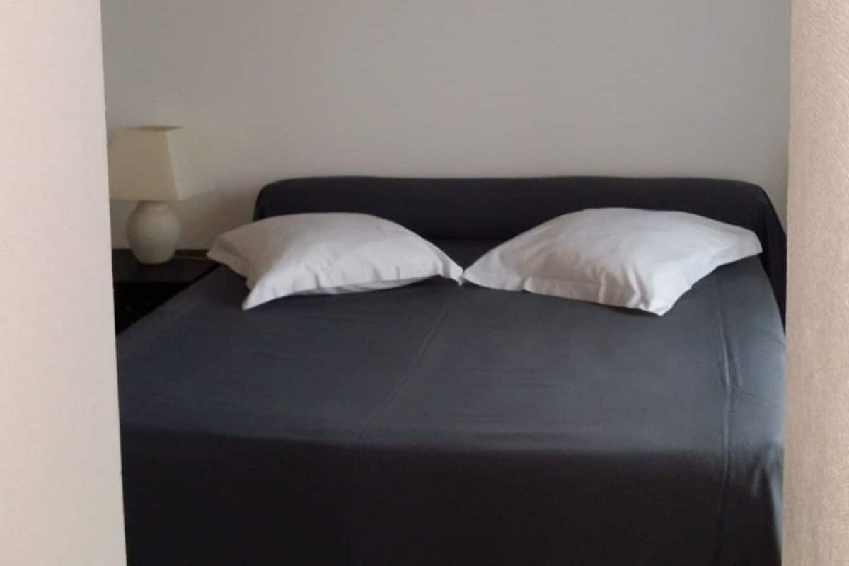 standard double room, garden view | premium bedding, in-room safe, desk, iron/ironing board