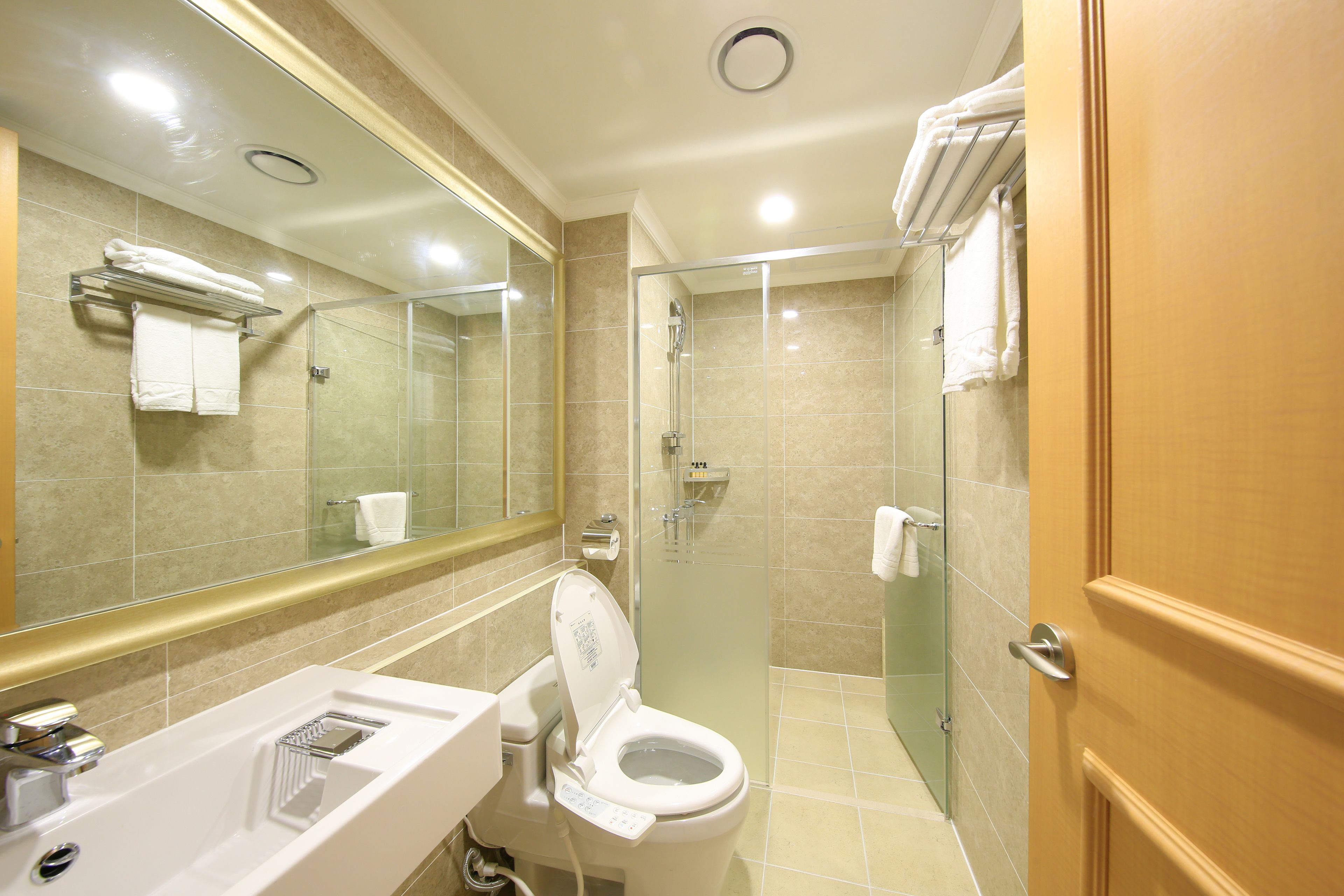 standard double room (hotel) | bathroom | hair dryer, bathrobes, slippers, bidet