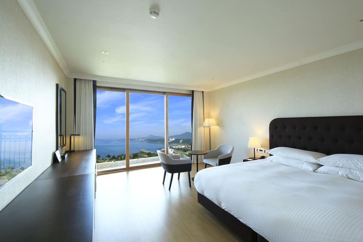 Deluxe Double Room, Ocean View (Hotel) | Down duvets, in-room safe, desk, blackout curtains