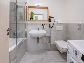 Superior Studio, 1 King Bed with Sofa bed | Bathroom | Designer toiletries, hair dryer, towels - 7 Tales Apartments by Adrez Living (Prague)