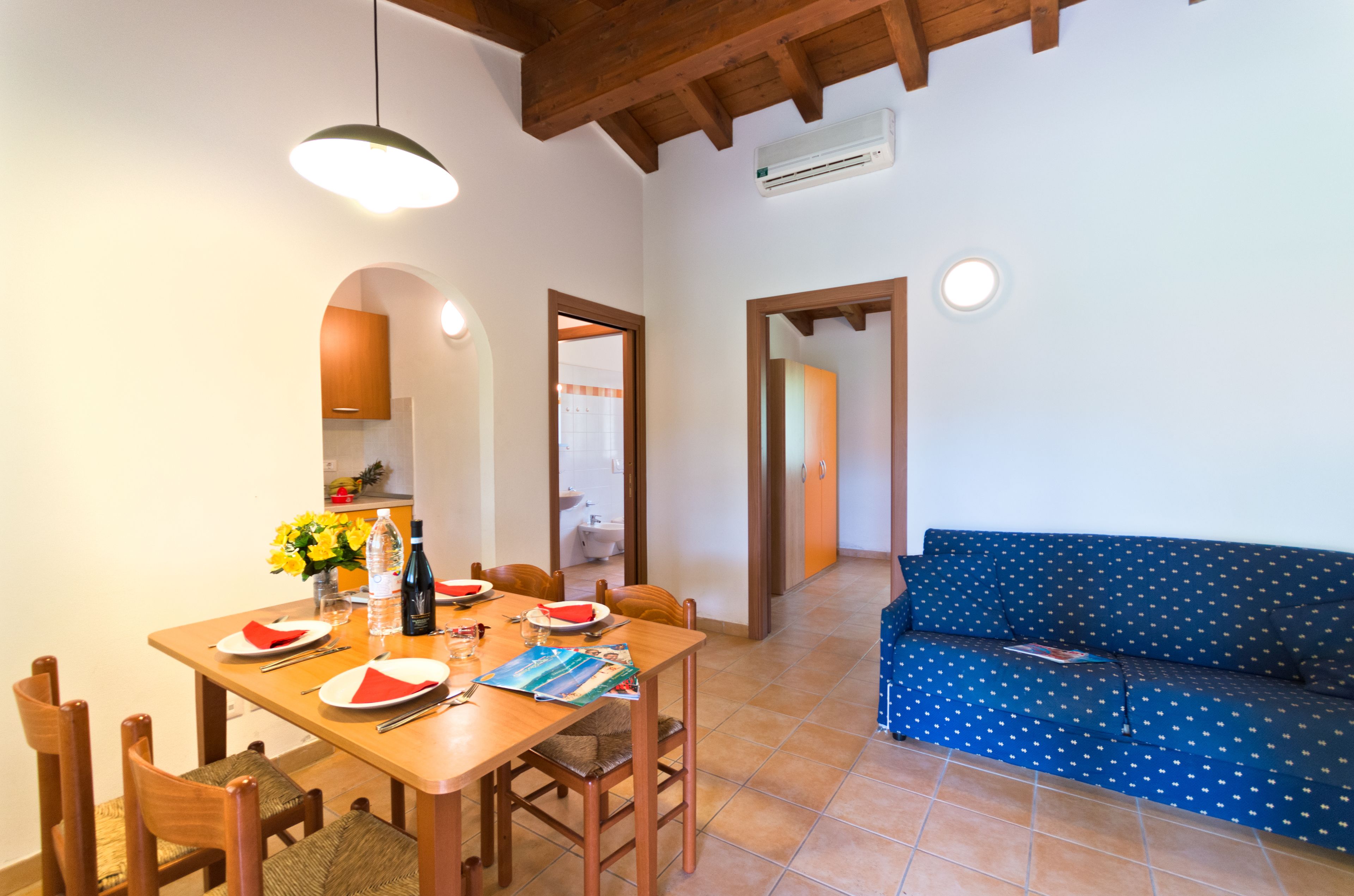 客室内のダイニングエリア