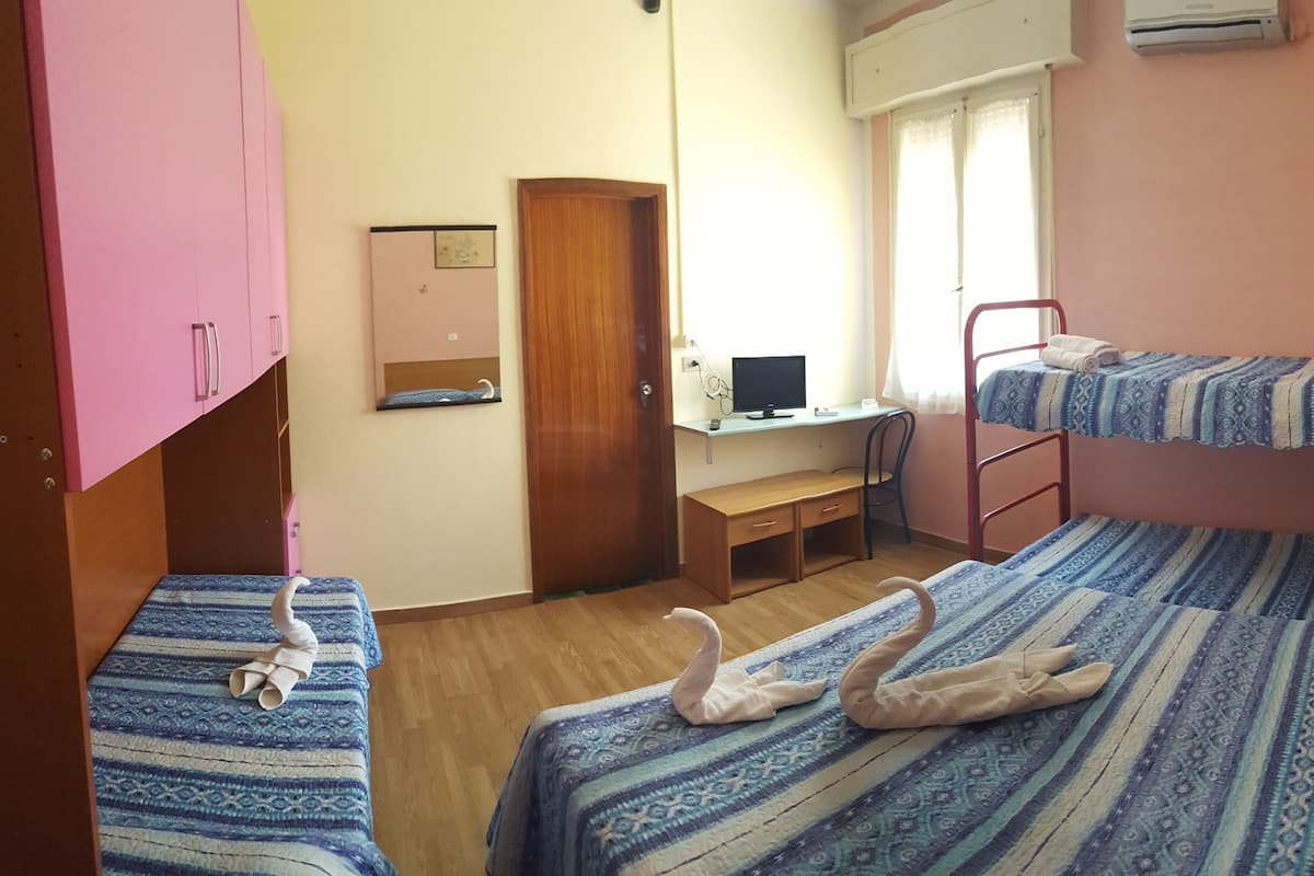 Desk, rollaway beds, free WiFi