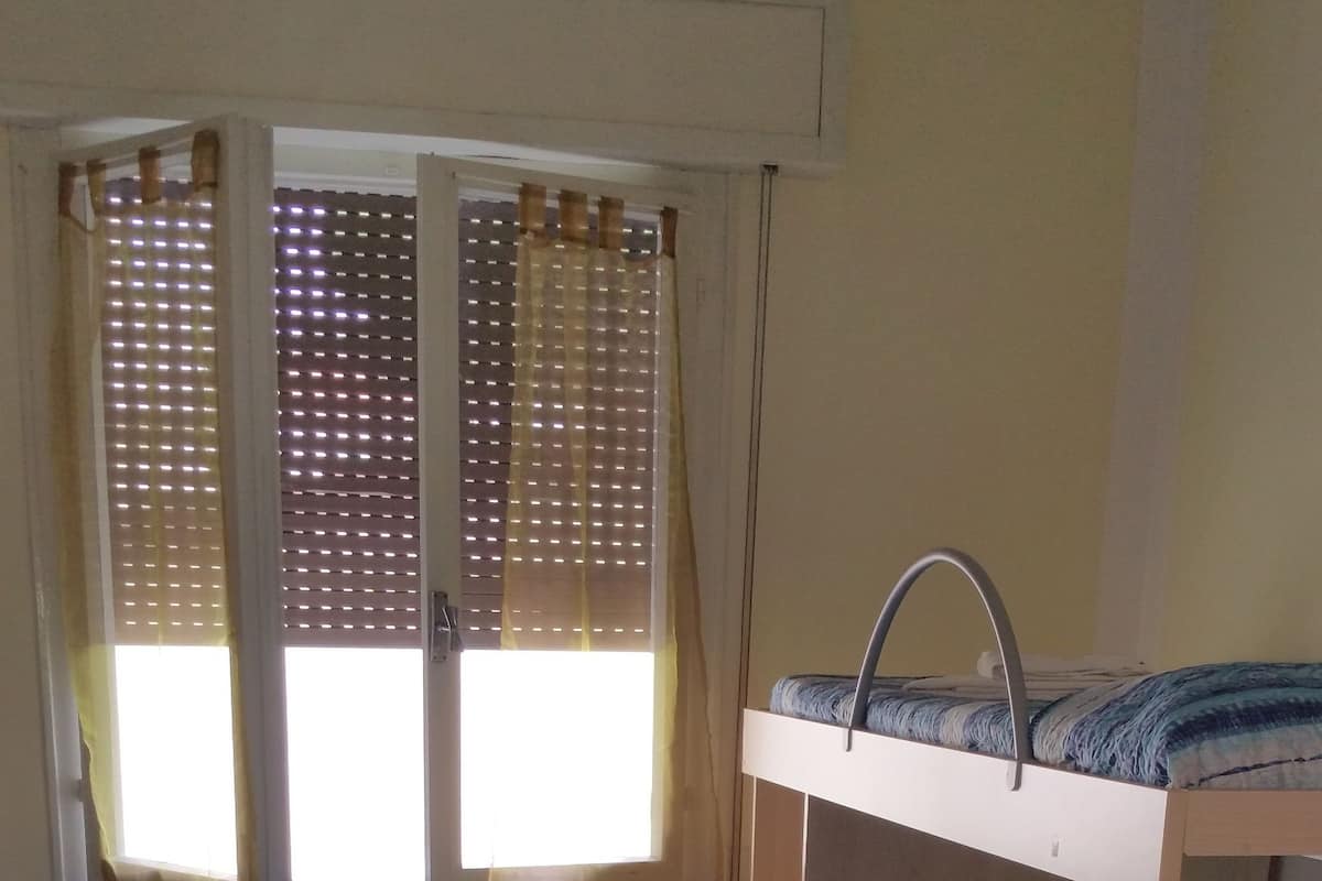 Desk, rollaway beds, free WiFi