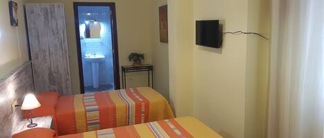 Standard Twin Room, 2 Twin Beds | Desk, free WiFi, bed sheets