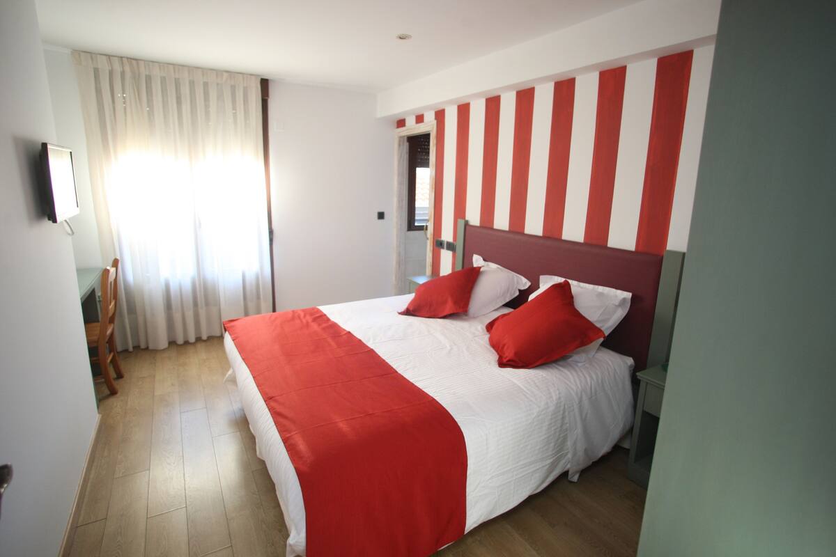 Superior Double or Twin Room, Balcony | In-room safe, desk, laptop workspace, soundproofing