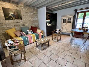 Family Quadruple Room | Desk, free WiFi, bed sheets - Domaine Utah Beach (Sainte-Marie-du-Mont)