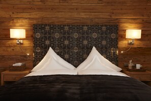 Family Suite, Balcony, Mountain View | Premium bedding, down comforters, minibar, in-room safe - Hotel Gridlon (Pettneu am Arlberg)