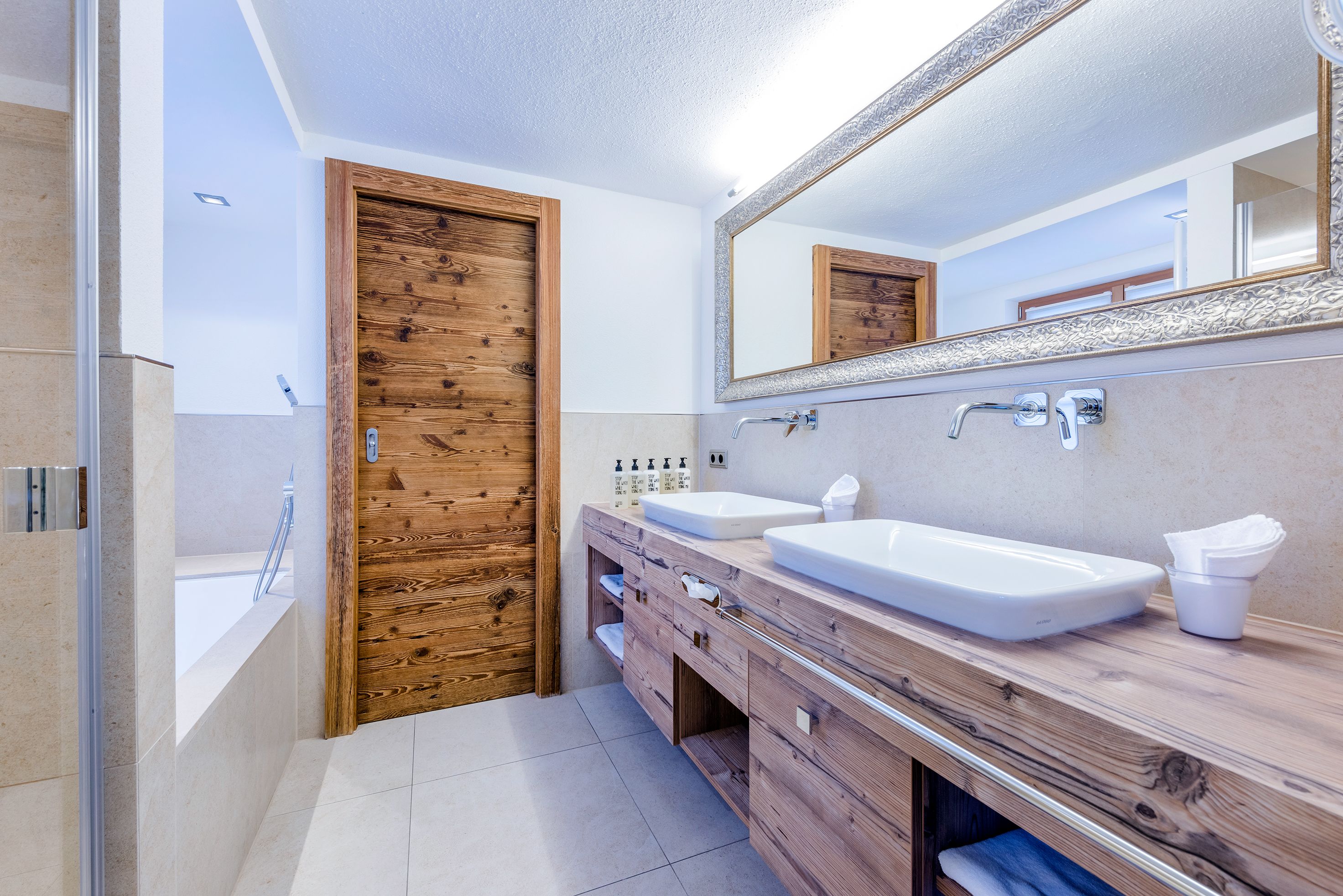 family suite, balcony, mountain view | bathroom | free toiletries, bathrobes, slippers, towels