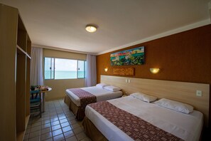 Luksusrom, sjøutsikt | Minibar, safe på rommet, skrivebord og barnesenger (inkludert)