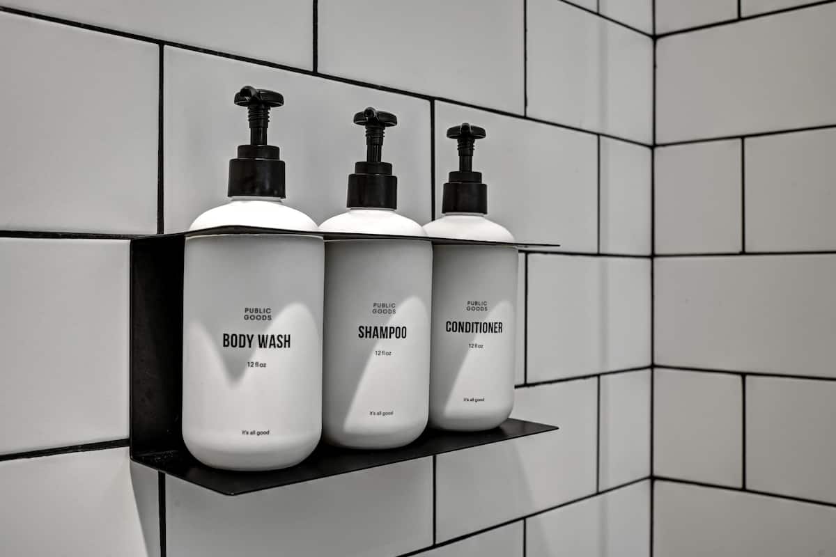 bungalow, 3 bedrooms | bathroom | free toiletries, hair dryer, towels