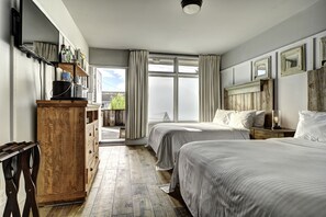 Whitewater Garden 2 Queen | Premium bedding, in-room safe, iron/ironing board, free WiFi - The Montauk Beach House (Montauk)