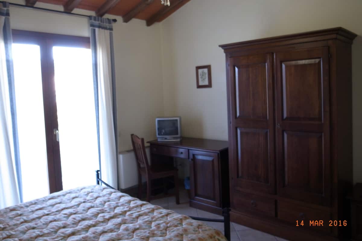 Chambre Standard double ou avec lits jumeaux, 1 chambre, barres dâappui dans la douche (3 pax) | 1 chambre, couette en duvet, lit avec matelas en mousse Ă mĂ©moire