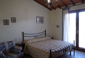 Basic Triple Room (3 pax)