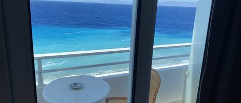 Soundproofing, free WiFi