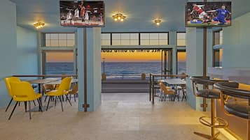 Aamiainen, lounas ja illallinen; amerikkalainen keittiö