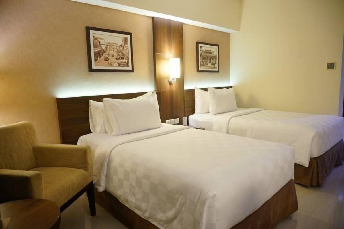 In-room safe, desk, laptop workspace, iron/ironing board (on request)