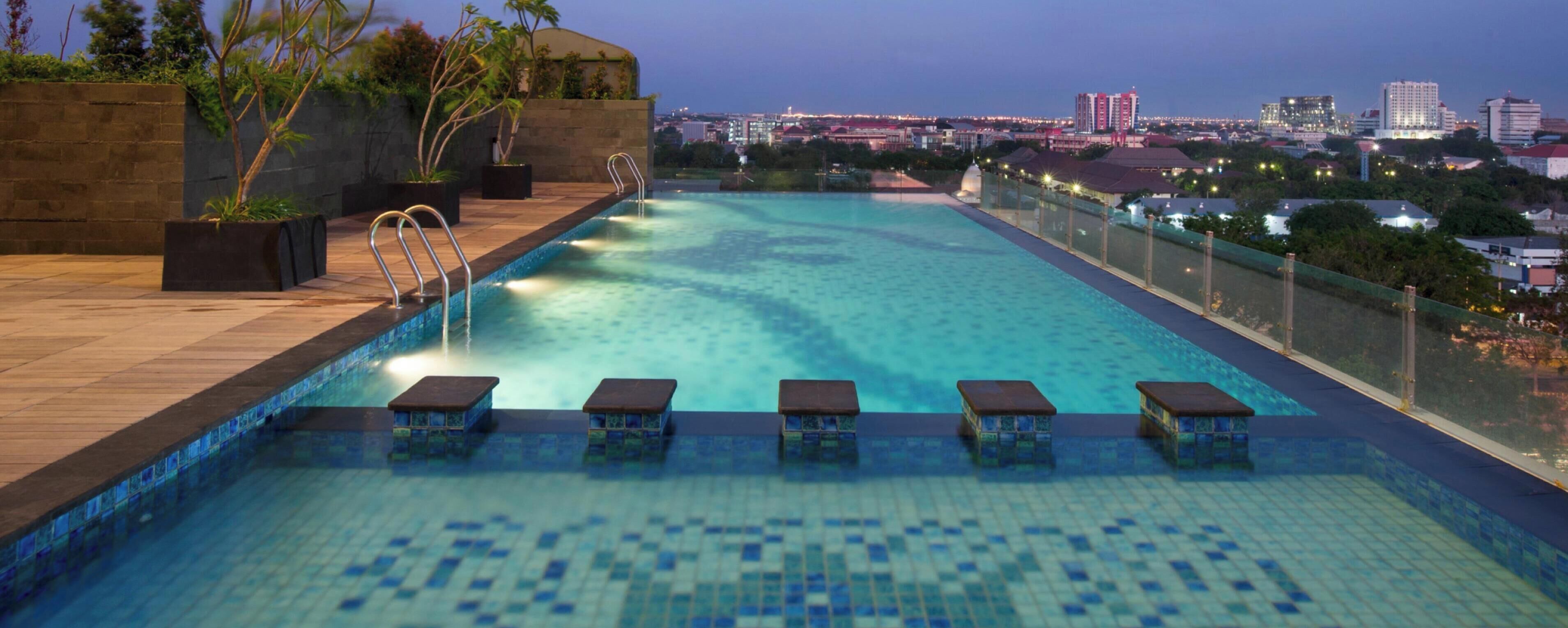 Outdoor pool, sun loungers