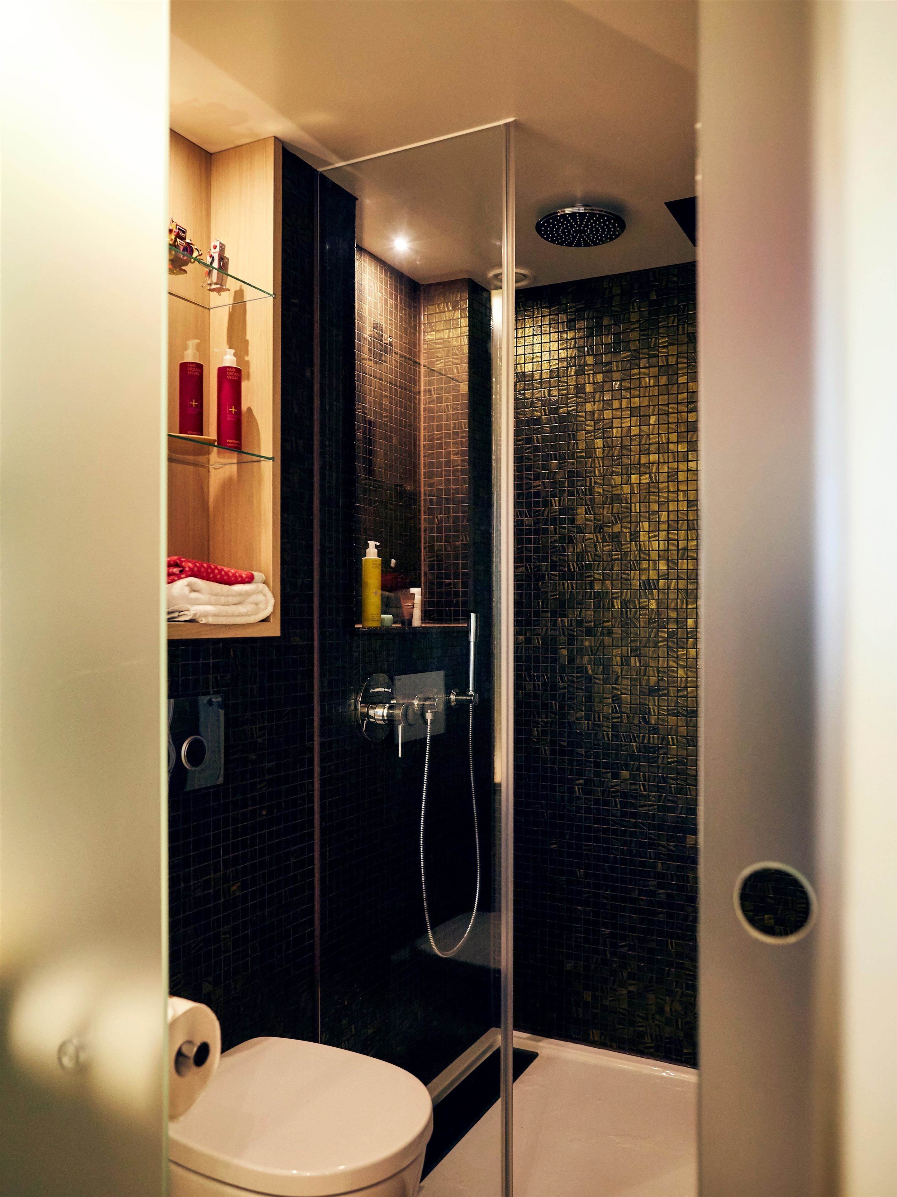 shower, rainfall showerhead, eco-friendly toiletries, hair dryer