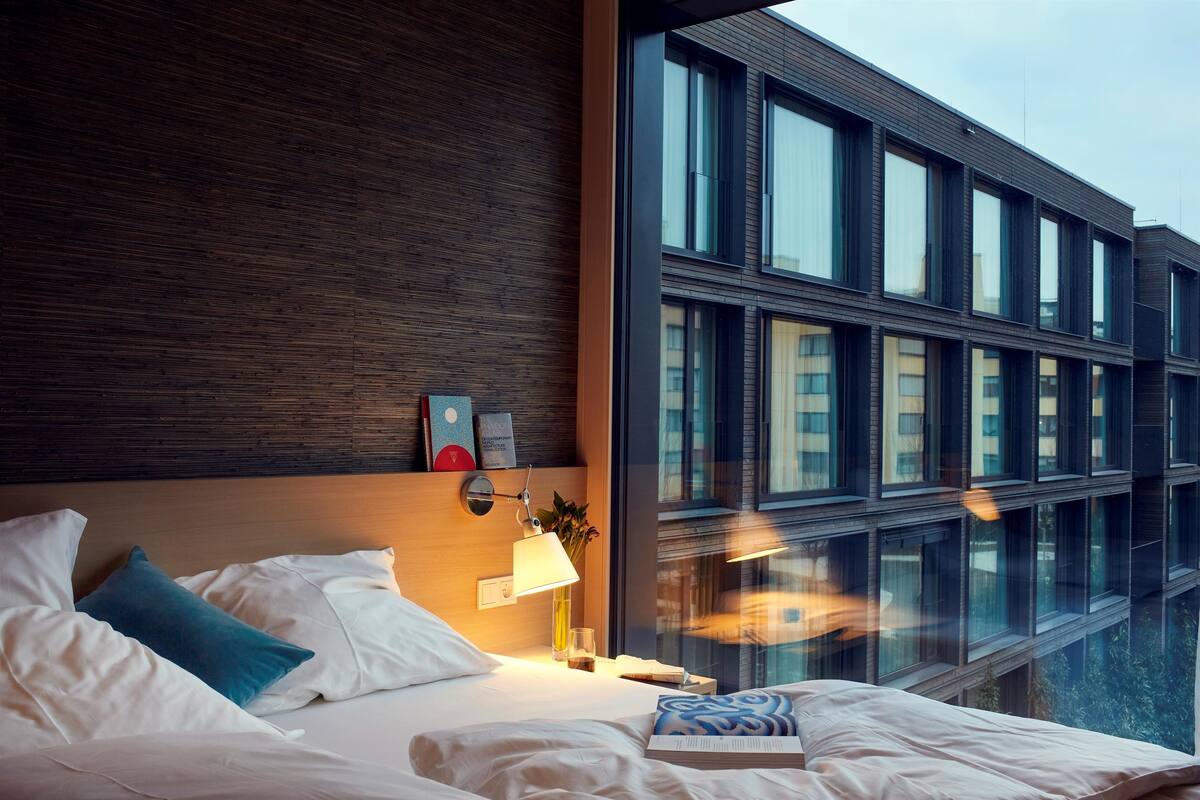 1 bedroom, in-room safe, desk, soundproofing