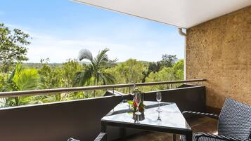 1 bedroom, in-room safe, desk, blackout drapes