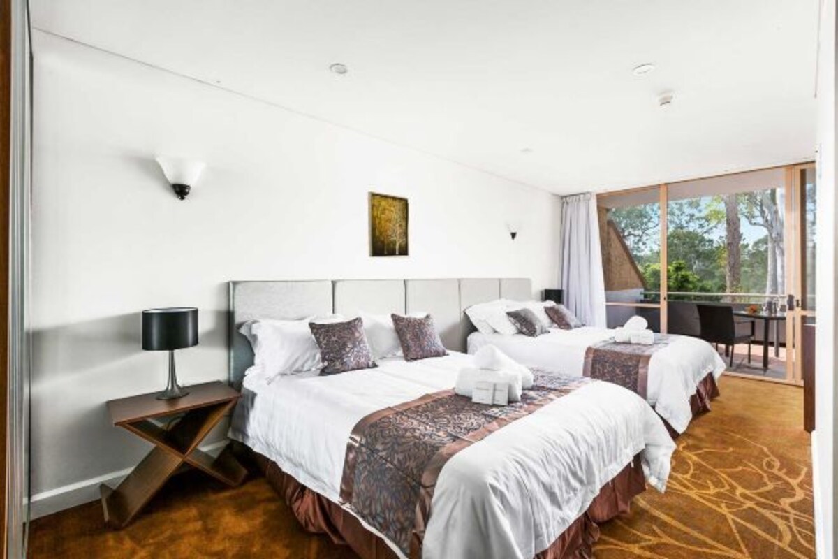 Two Queen Room with Golf View