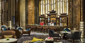Bar (trong khuôn viên)