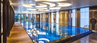 Wanda Reign Chengdu Hotel