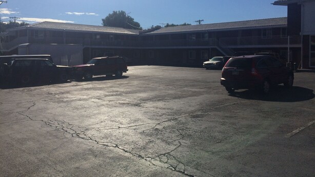 Unclassified image, 1 of 2, button - Chateau Motel (Colorado Springs)