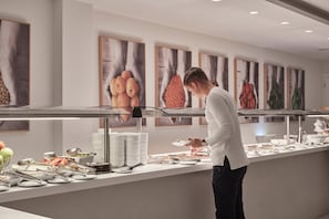 Free daily buffet breakfast
