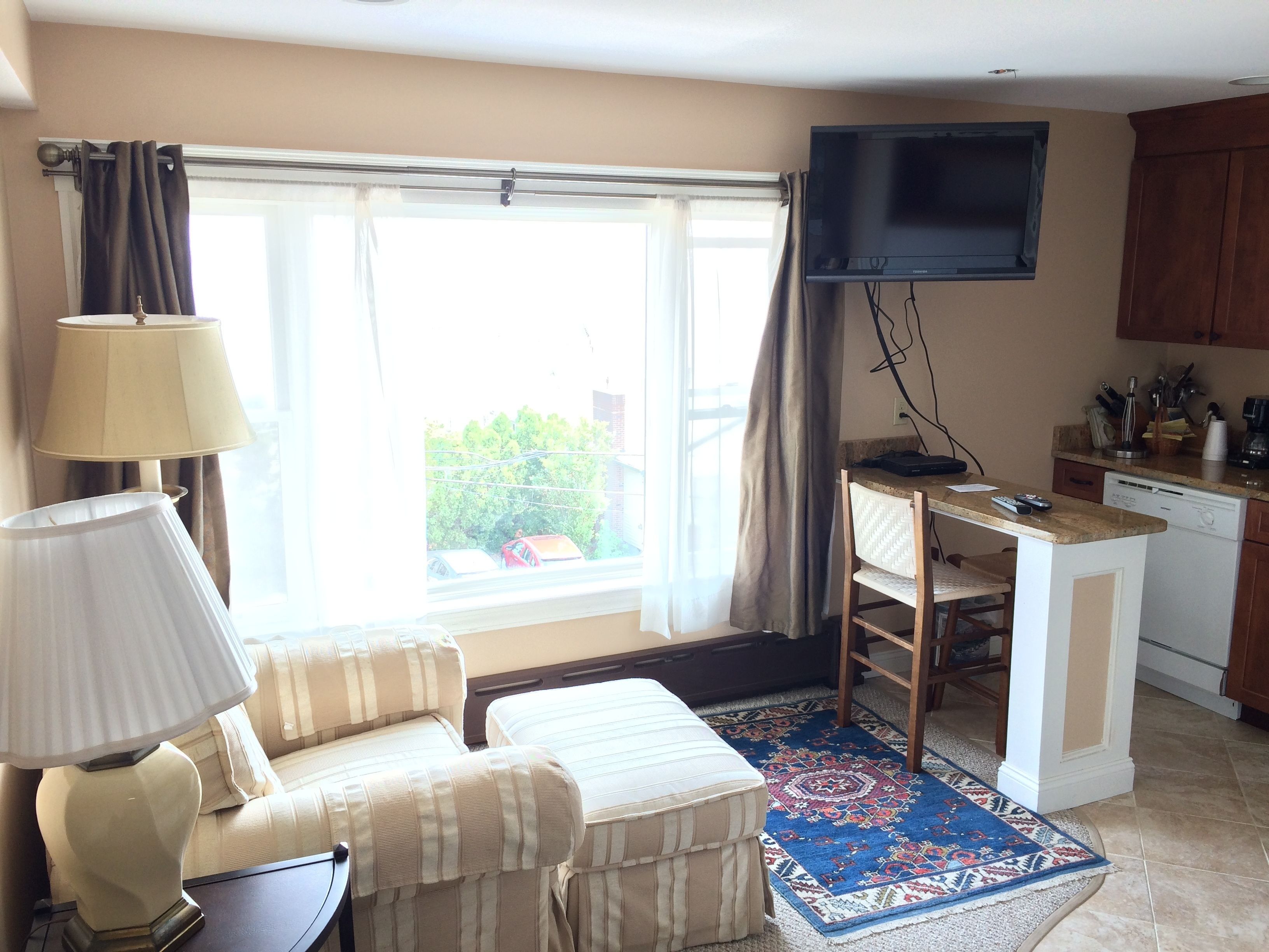premier suite, 1 king bed | private kitchen | mini-fridge, coffee/tea maker, high chair