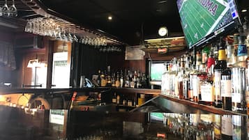 2 bar/lounge