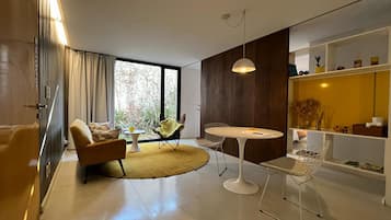 Apartamento design (1) | Sala de estar | Smart TV 32 polegadas com canais digitais, TV, Netflix