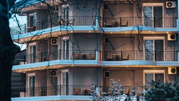 Fassade der Unterkunft â Abend/Nacht