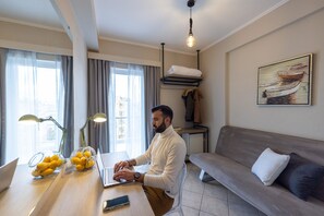 The Urban Double Room | Living area
